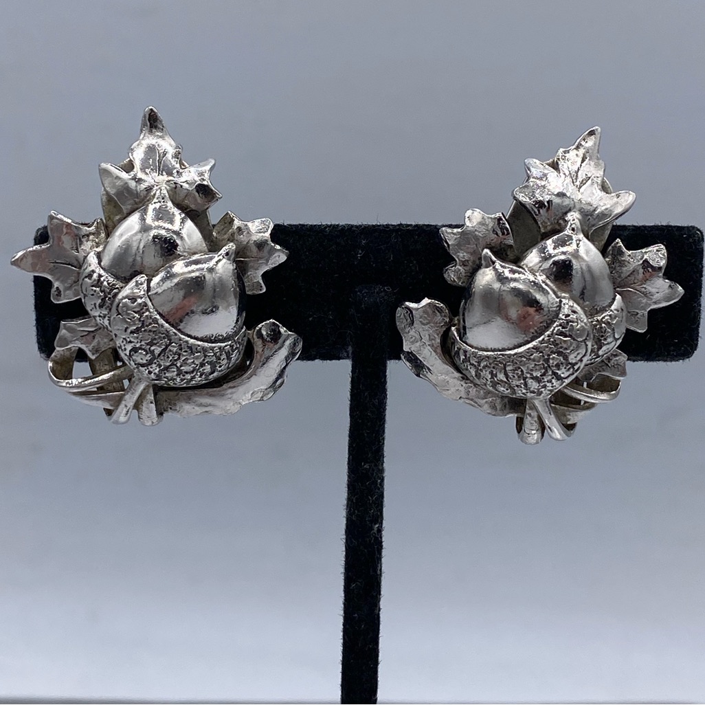 Vintage Whiting & Davis Signed Silver Toned Acorn & Leaf Design Clip On Earrings